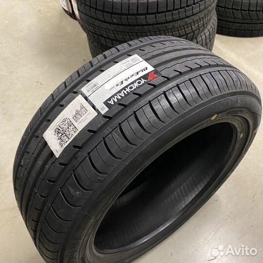 Yokohama BluEarth-ES ES32 A 235/45 R17 97V