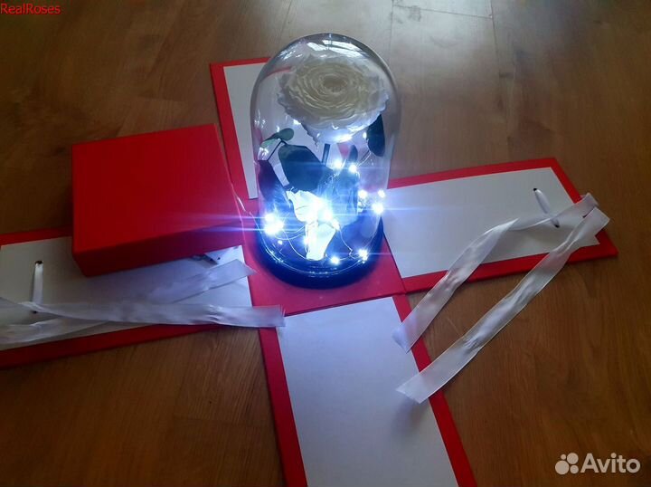 Роза в колбе с подсветкой