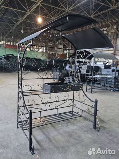 Мангал с крышей