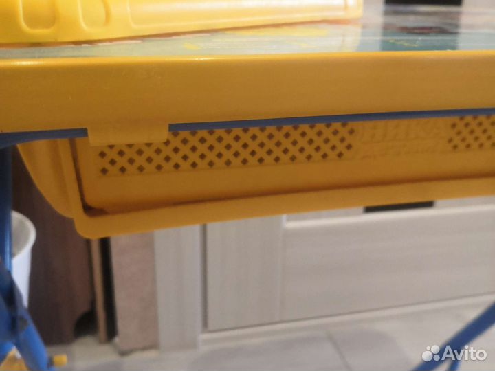 Детский столик