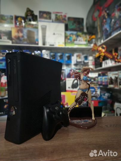 Xbox 360 E 7GB + 5 подарков