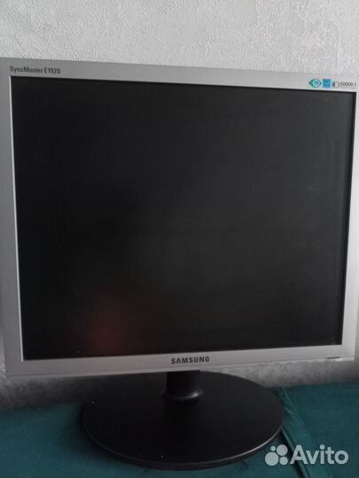 Монитор Samsung