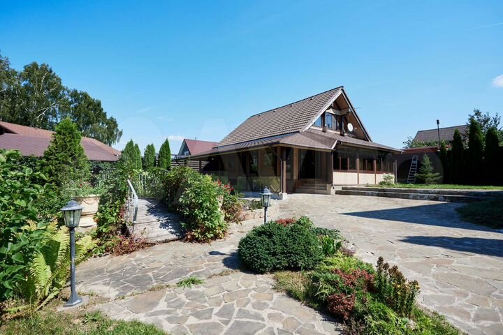 Коттедж 160 м² на участке 11 сот.