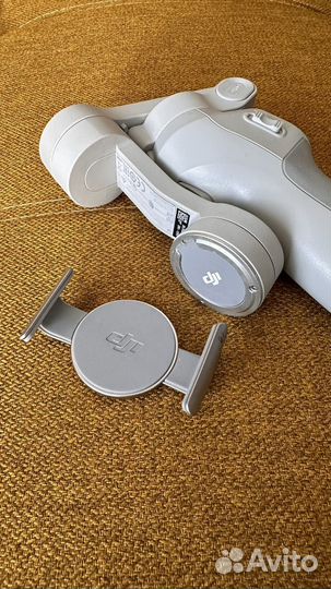 Стабилизатор DJI Osmo Mobile 4