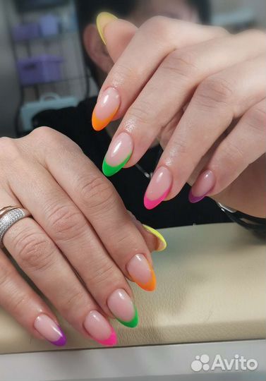 Маникюр Педикюр