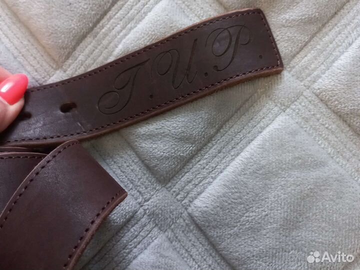 Мужской кожаный ремень коричневый