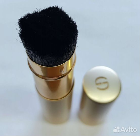 Кисть выдвижная Oriflame Giordani