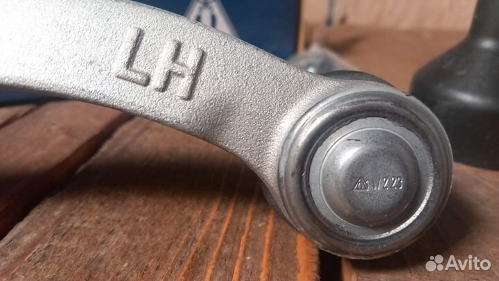 Рулевой наконечник левый Volvo S60 S80 V70II