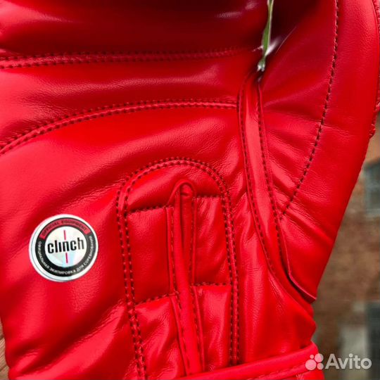 Боксерские перчатки clinch 12oz