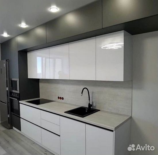 Кухня в потолок на заказ