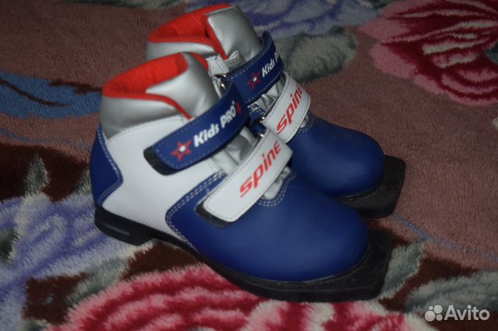 Продам лыжные ботинки