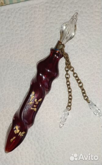 Антикварный парфюмерный флакон, цветное стекло