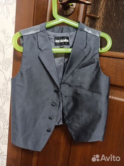 Жилетка,галстук в подарок