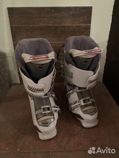 Горнолыжные ботинки женские