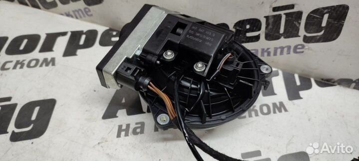 Парковочная камера задняя Volkswagen Passat Cc 358