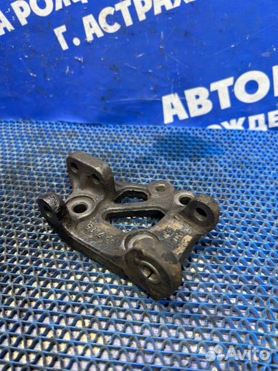 Кронштейн гидроусилителя руля Toyota Carina E