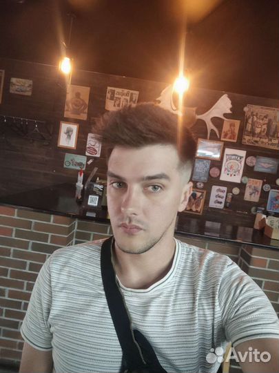 Бармен официант бариста