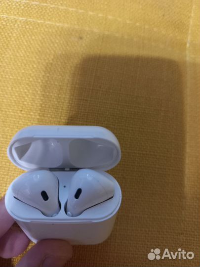 Беспроводные наушники apple airpods