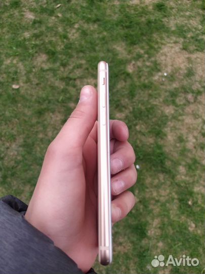 iPhone 8, 64 ГБ