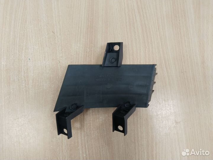 Заглушка в бампер Opel Omega B