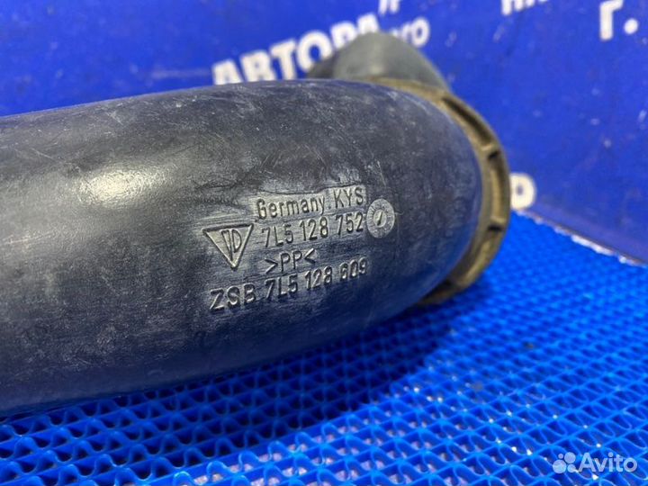 Патрубок воздушного фильтра Porsche Cayenne