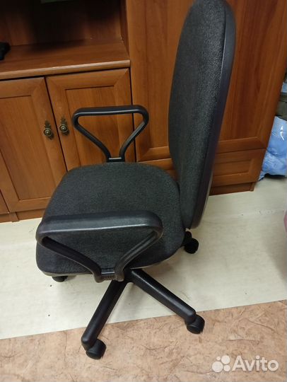 Офисное кресло в отличном состоянии