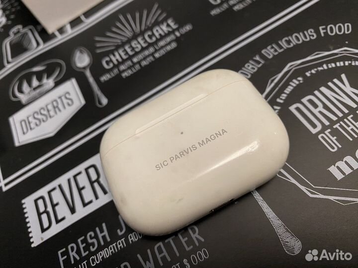 AirPods Pro (б/у с гравировкой)