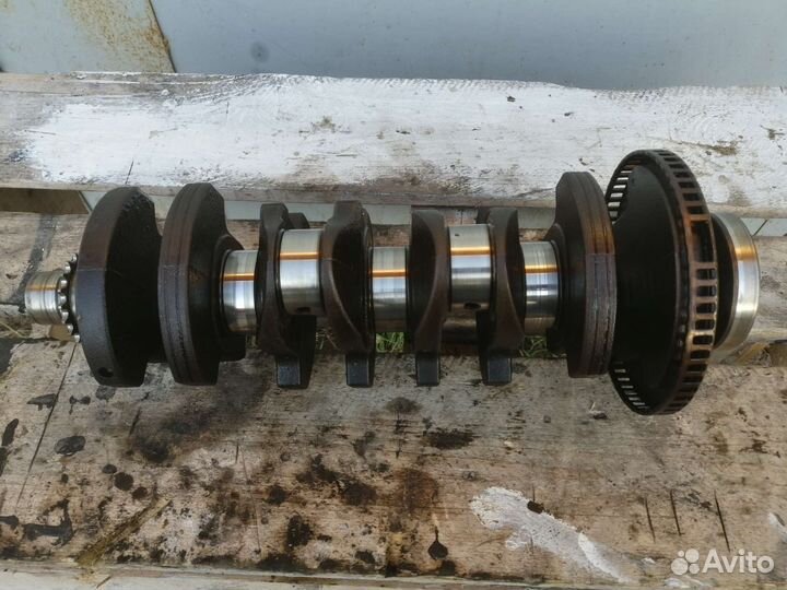 Коленвал passat B6 fsi 2.0