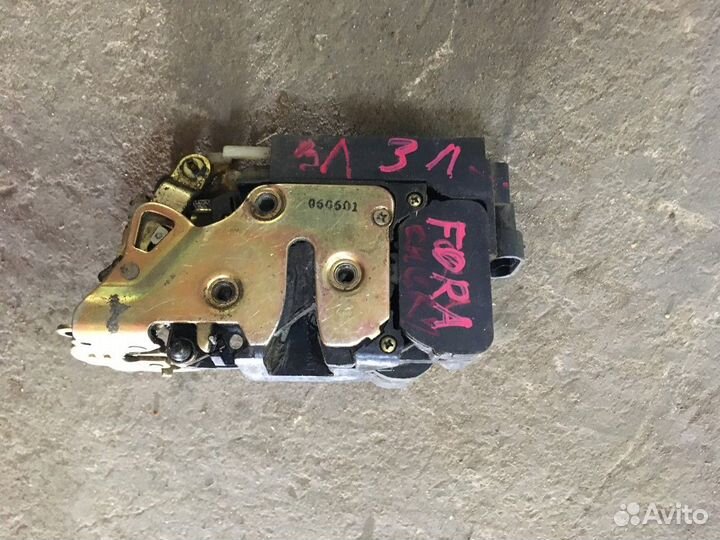 Замок двери задний левый (Chery Fora / A5)