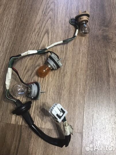 Лампочки на задний фонарь на Nissan Pathfinder