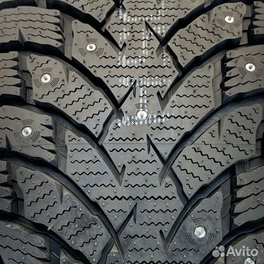 Tourador Ice Star TSW1 275/40 R20 106T