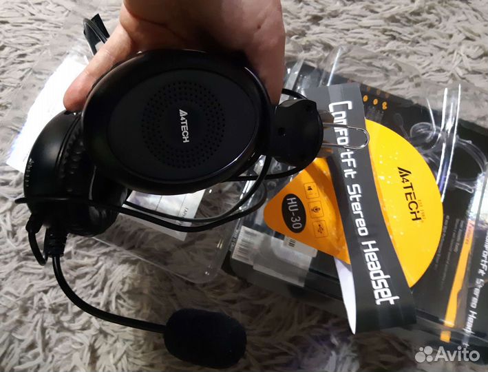 Наушники с микрофоном