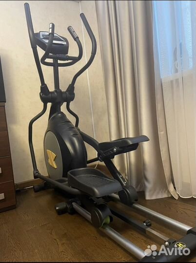 Эллиптический тренажер Spirit XE326