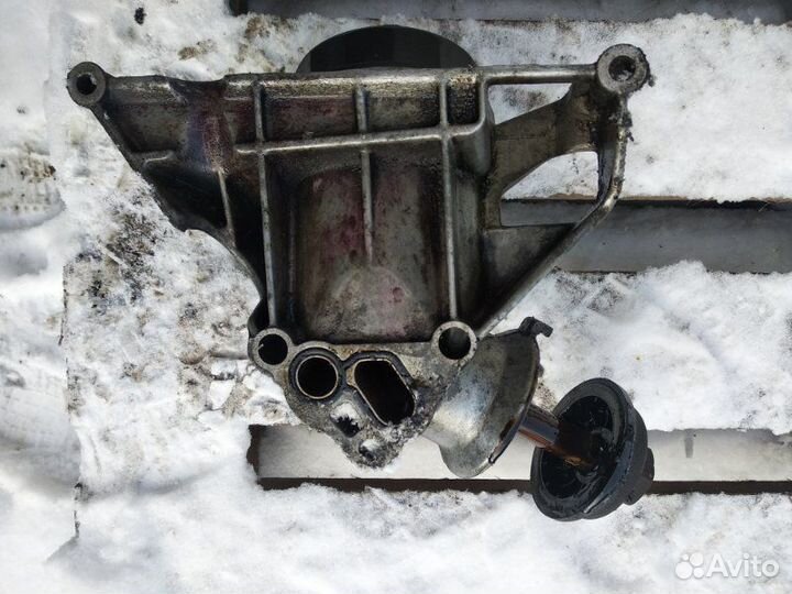 Кронштейн масляного фильтра Volkswagen Passat B5