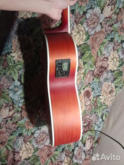 Гитара электроакустическая