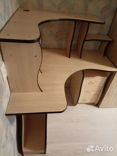 Компьютерный стол