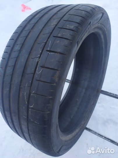 Pirelli P Zero PZ4 285/40 R22 110Z