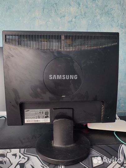 Монитор Samsung