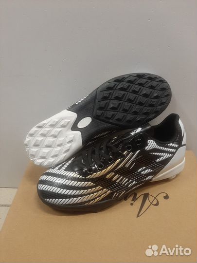 Футбольные бутсы