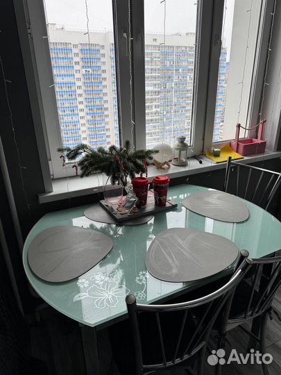 Кухонный стол