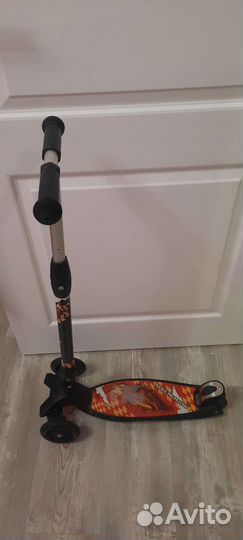 Самокат детский со светящимися колесами