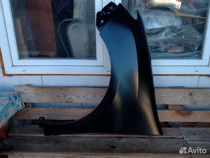 Рено Логан 2, Сандеро 2 Крыло переднее 631012081R