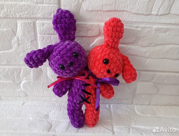 Яркий кролик франкенштейна вязаная игрушка