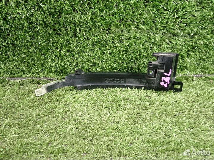 Повторитель поворота в зеркало VAG Audi A4 B8 8K