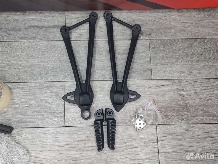 Подножки пассажира zx6r 09-12