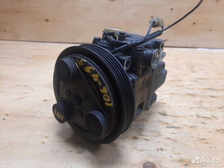 Компрессор кондиционера Mazda Demio DW3W B3E 1998