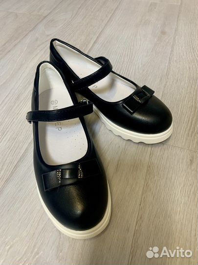 Школьные туфли