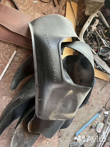 Продам подкрылки на Nissan X-Trail