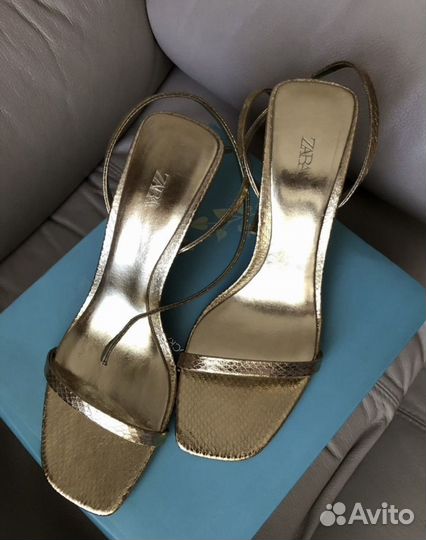Босоножки золотые блестящие zara 39