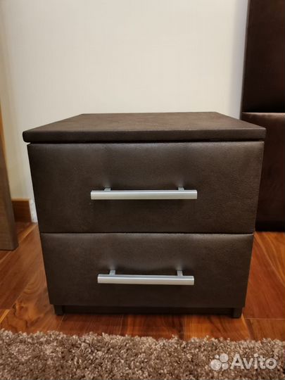 Тумбочка прикроватная